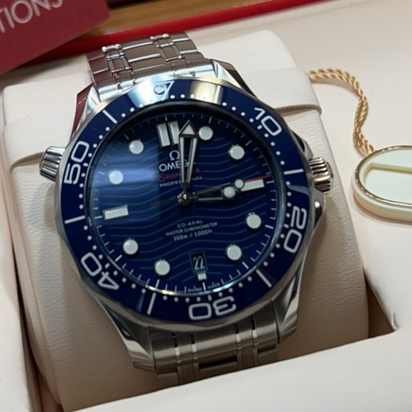 OMEGA SEAMASTER AUTOMATIC BLUE DIAL DIVER 300M - Picture 2 of 5